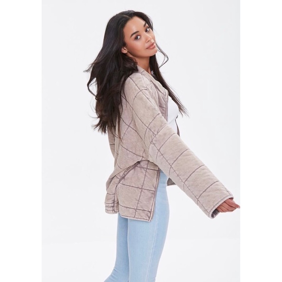 🆕 [F21] Quilted Zip Up Oversized Jacket - Picture 3 of 7